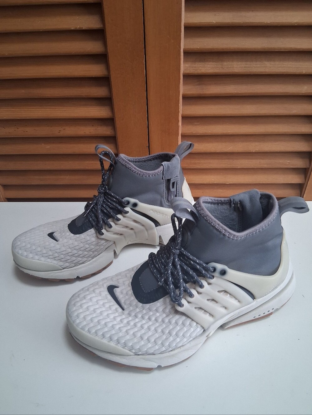 NIKE AIR PRESTO MID UTILITY PREMIUM LIGHT BONE/GREY * SIZE: 7
